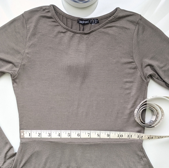 Donating Soon!! Boohoo Petite Harriet Basic LS Skater Dress - Picture 7 of 12